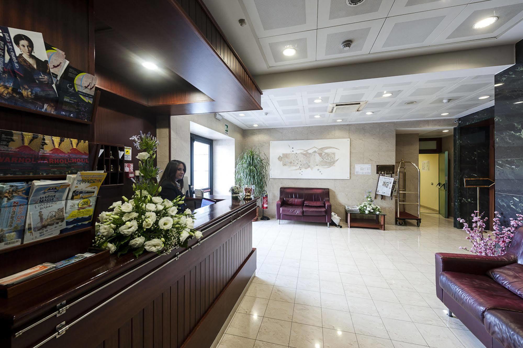 Millennium Gold Hotel Naples Luaran gambar